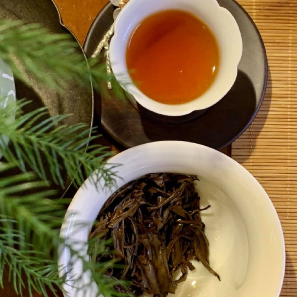 Hồng Trà – Lão Trung Sơn