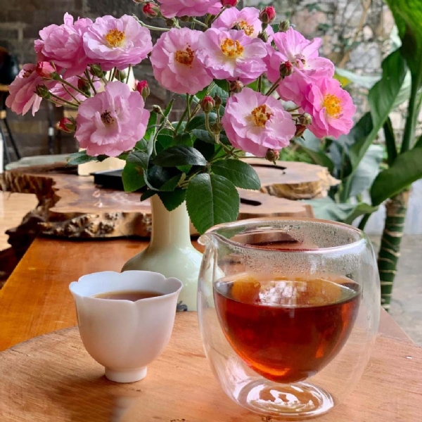 Hồng Trà – Lão Trung Sơn